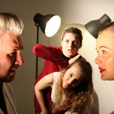 „fame, fans und follower“ oder Selbstachtung – „Blitzlichter“ im Hofspielhaus (Kritik)