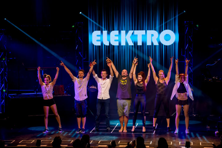 Elektronische Musik mal anders - ELEKTRO, ein artistisches Konzert im GOP. (Kritik)