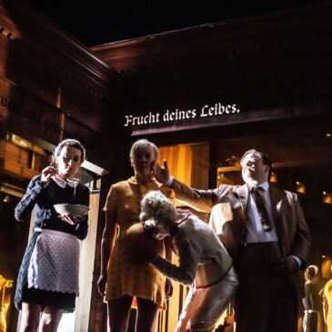 Zwischen Speichelleckern, Lausbuam und Rosenkränz – „Agnes Bernauer“ am Residenztheater (Kritik)